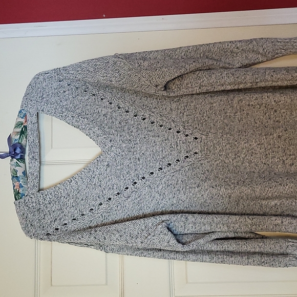 Plus size woman's sweater - Picture 4 of 4